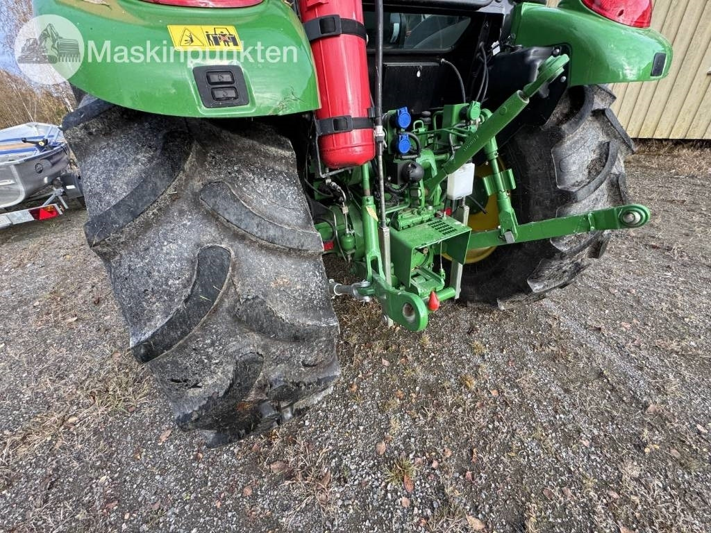 Трактор John Deere 5075 E: снимка 12