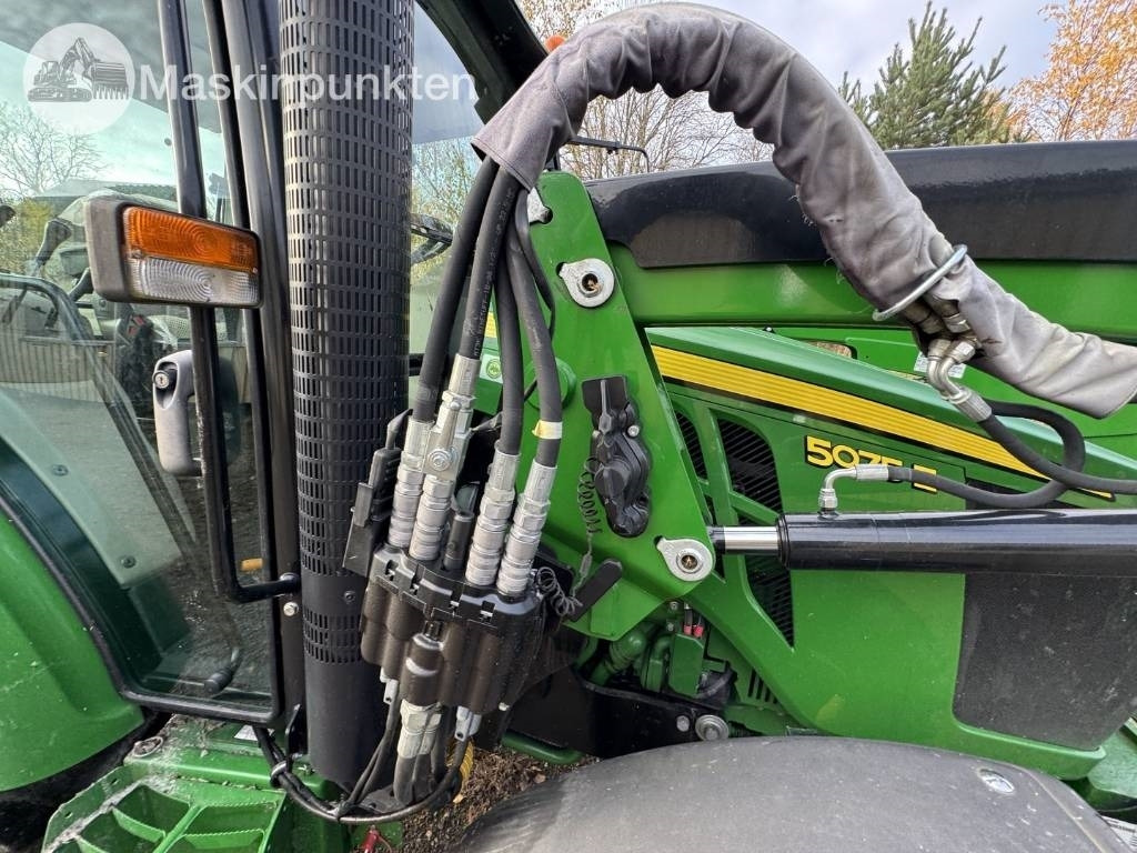 Трактор John Deere 5075 E: снимка 23