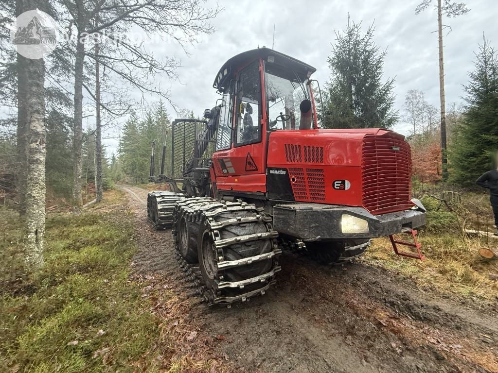 Komatsu 835 - Форвардер: снимка 3 Komatsu 835 - Форвардер: снимка 3