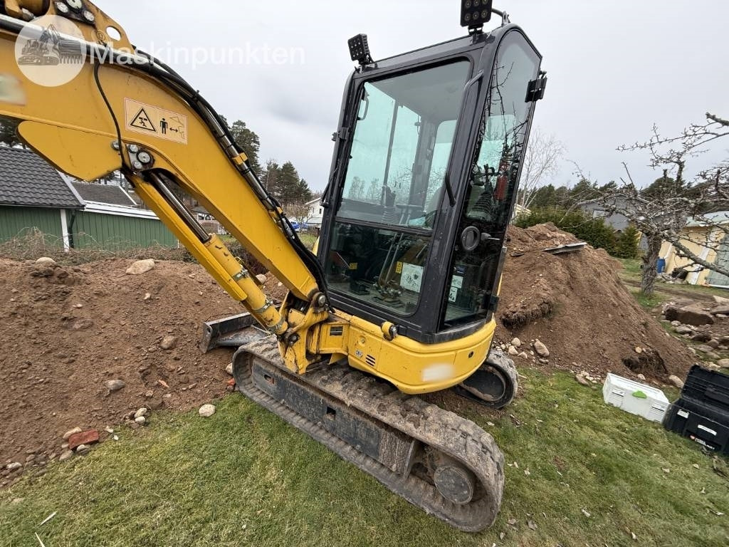 Komatsu PC 26 MR-3 - Мини багер: снимка 2 Komatsu PC 26 MR-3 - Мини багер: снимка 2