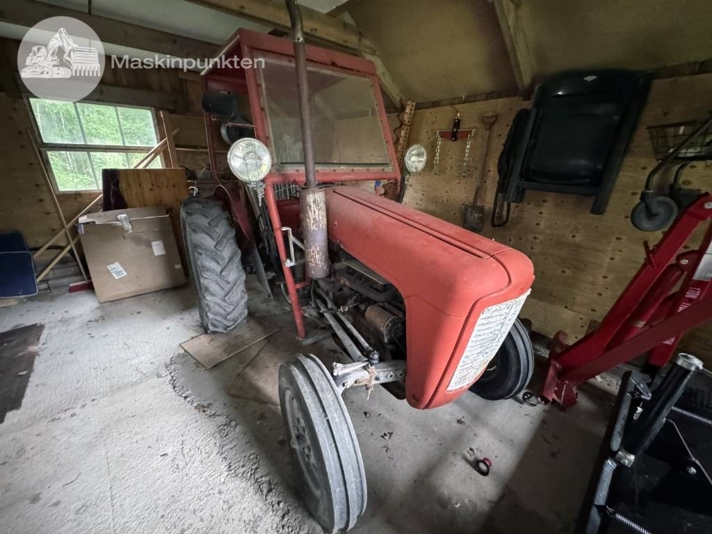 Massey Ferguson 35 - Трактор: снимка 1 Massey Ferguson 35 - Трактор: снимка 1