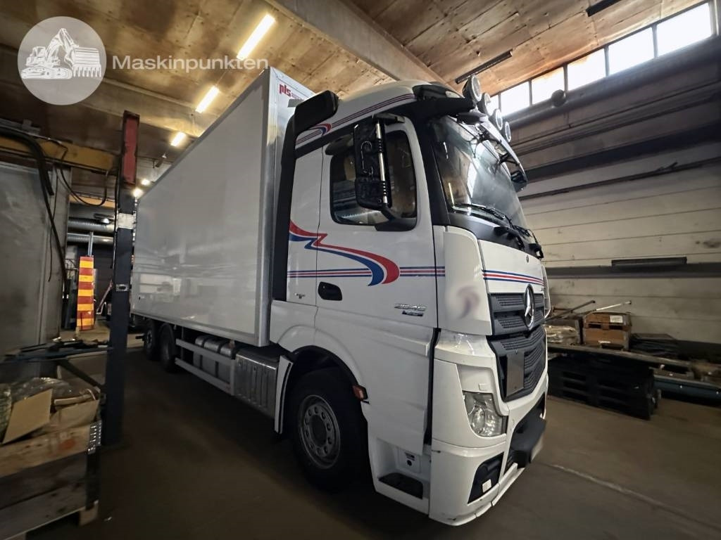 Mercedes-Benz Actros 2545 - Камион фургон: снимка 3 Mercedes-Benz Actros 2545 - Камион фургон: снимка 3