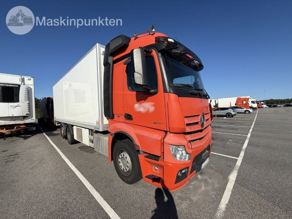 Mercedes-Benz Actros 2551 - Рефрижератор камион: снимка 3 Mercedes-Benz Actros 2551 - Рефрижератор камион: снимка 3