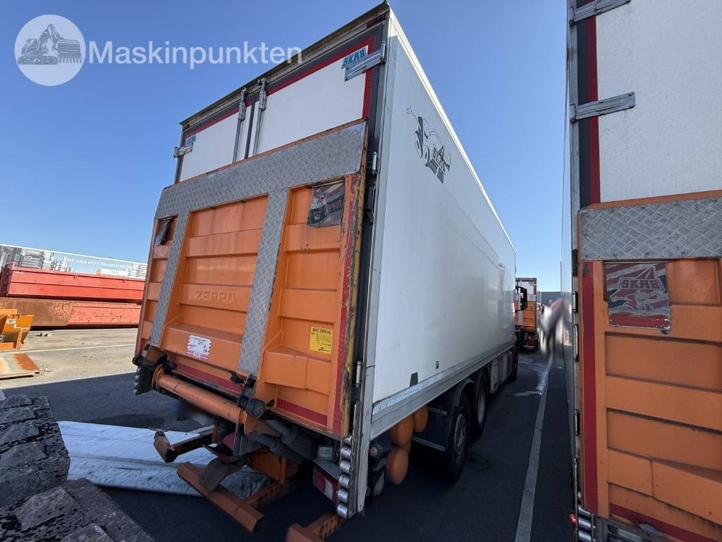 Mercedes-Benz Actros 2551 - Рефрижератор камион: снимка 4 Mercedes-Benz Actros 2551 - Рефрижератор камион: снимка 4