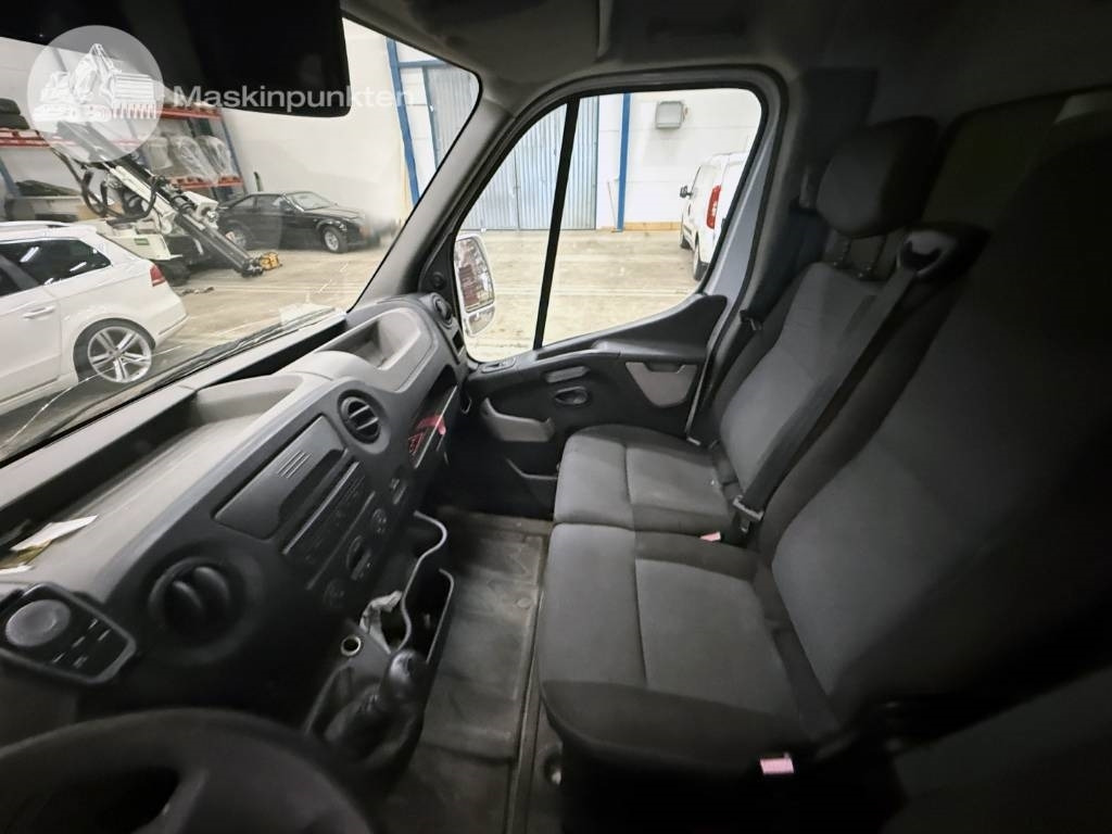 Лекотоварен автомобил фургон Renault Master 150 DCI: снимка 13