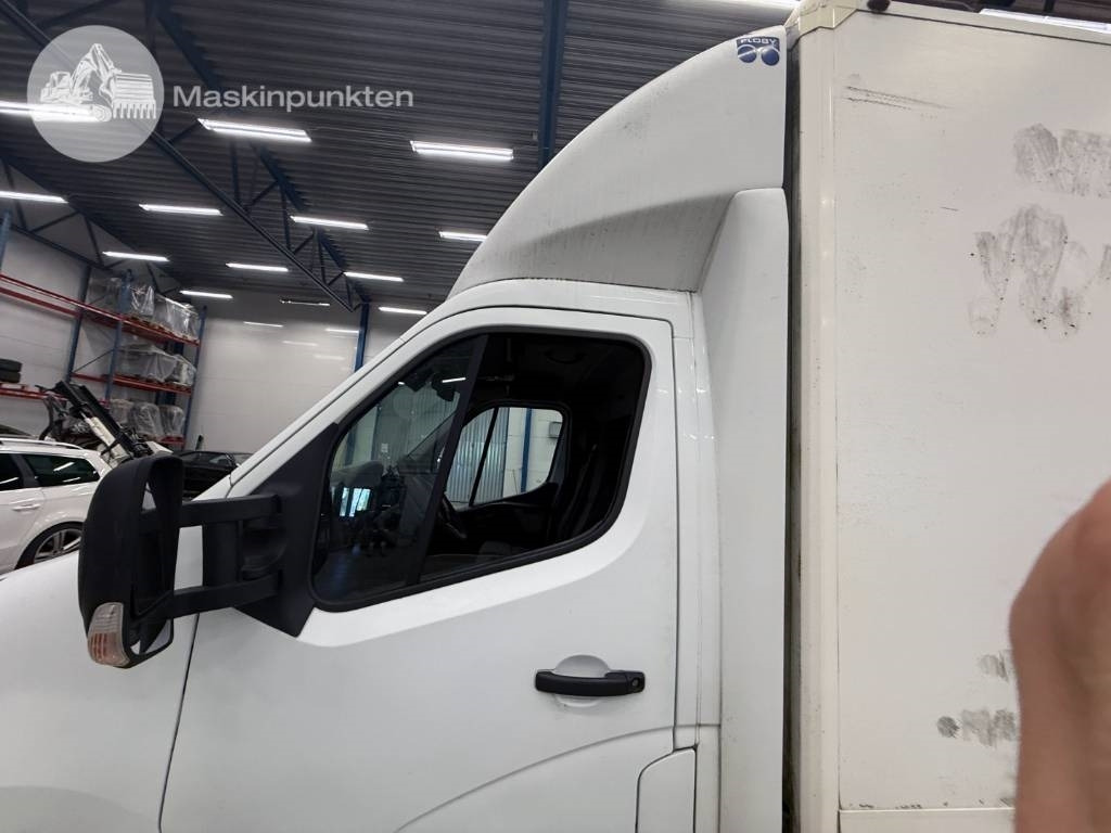 Лекотоварен автомобил фургон Renault Master 150 DCI: снимка 23