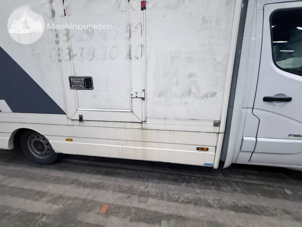 Лекотоварен автомобил фургон Renault Master 150 DCI: снимка 30