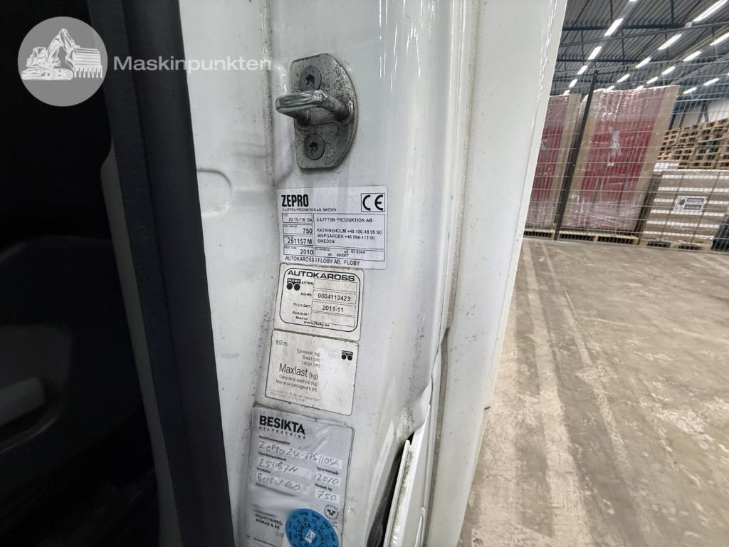 Лекотоварен автомобил фургон Renault Master 150 DCI: снимка 10
