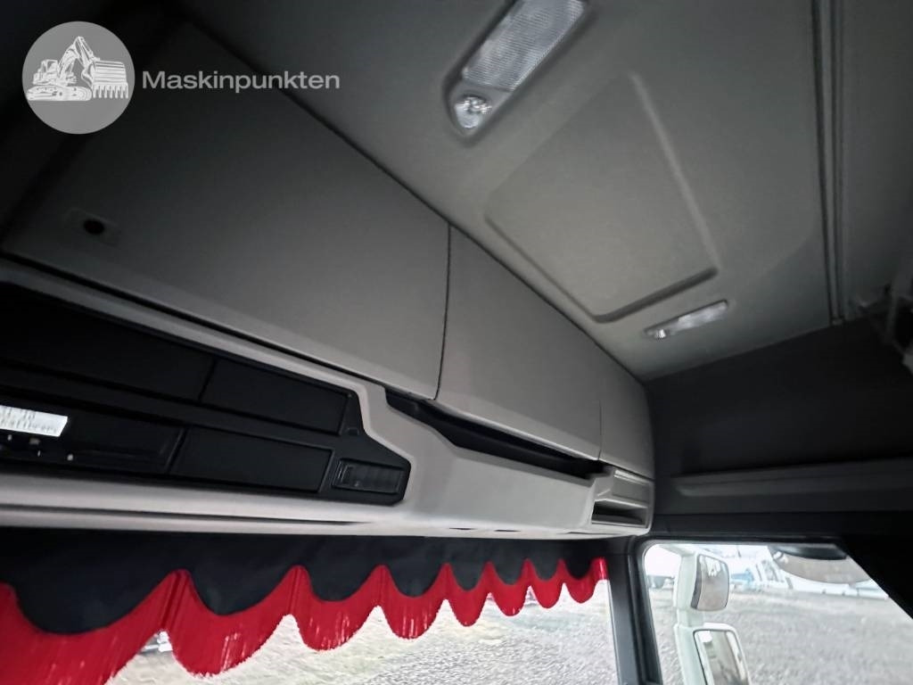 Контейнеровоз/ Сменна каросерия камион Scania R 580: снимка 21