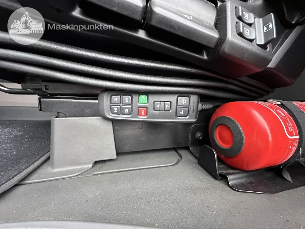 Контейнеровоз/ Сменна каросерия камион Scania R 580: снимка 14