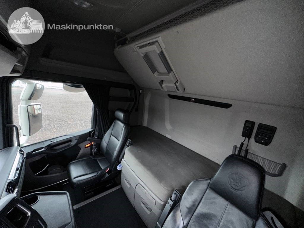 Контейнеровоз/ Сменна каросерия камион Scania R 580: снимка 35