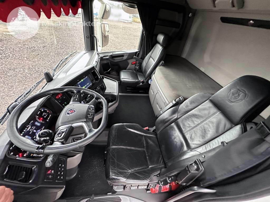 Контейнеровоз/ Сменна каросерия камион Scania R 580: снимка 16