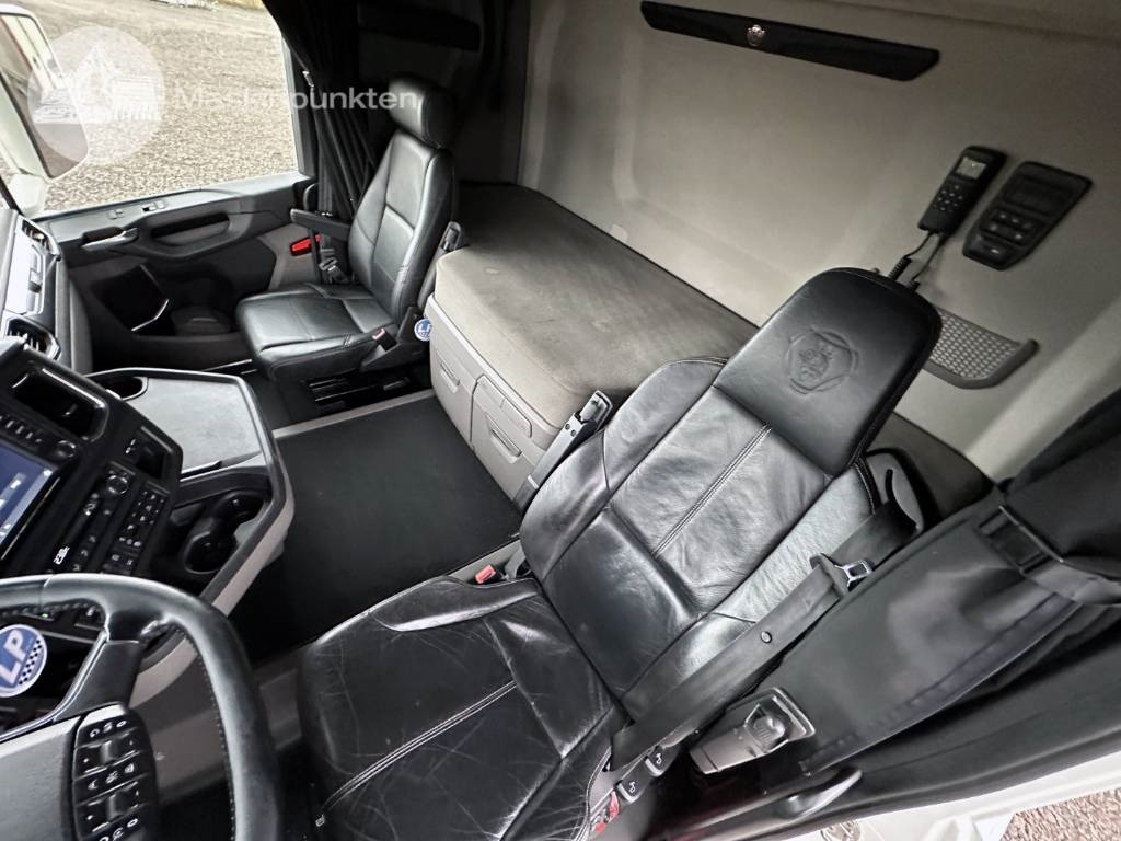 Контейнеровоз/ Сменна каросерия камион Scania R 580: снимка 17