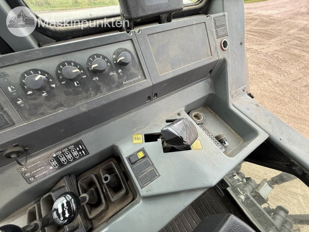 Трактор Valtra Valmet 8150-4: снимка 19