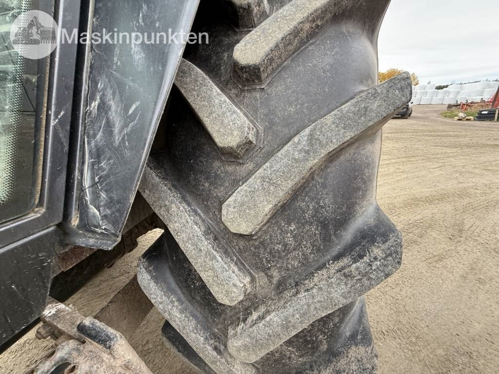 Трактор Valtra Valmet 8150-4: снимка 24