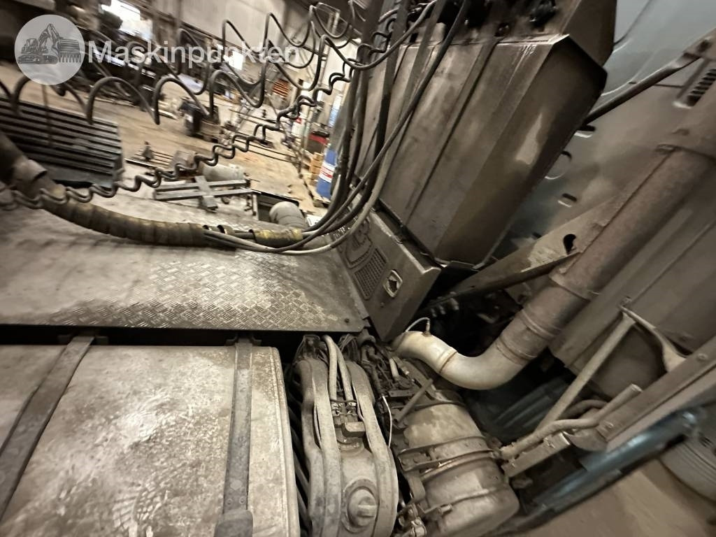 Влекач Scania R 560 gödseltrailer: снимка 43