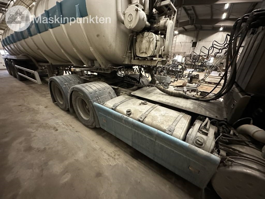 Влекач Scania R 560 gödseltrailer: снимка 6