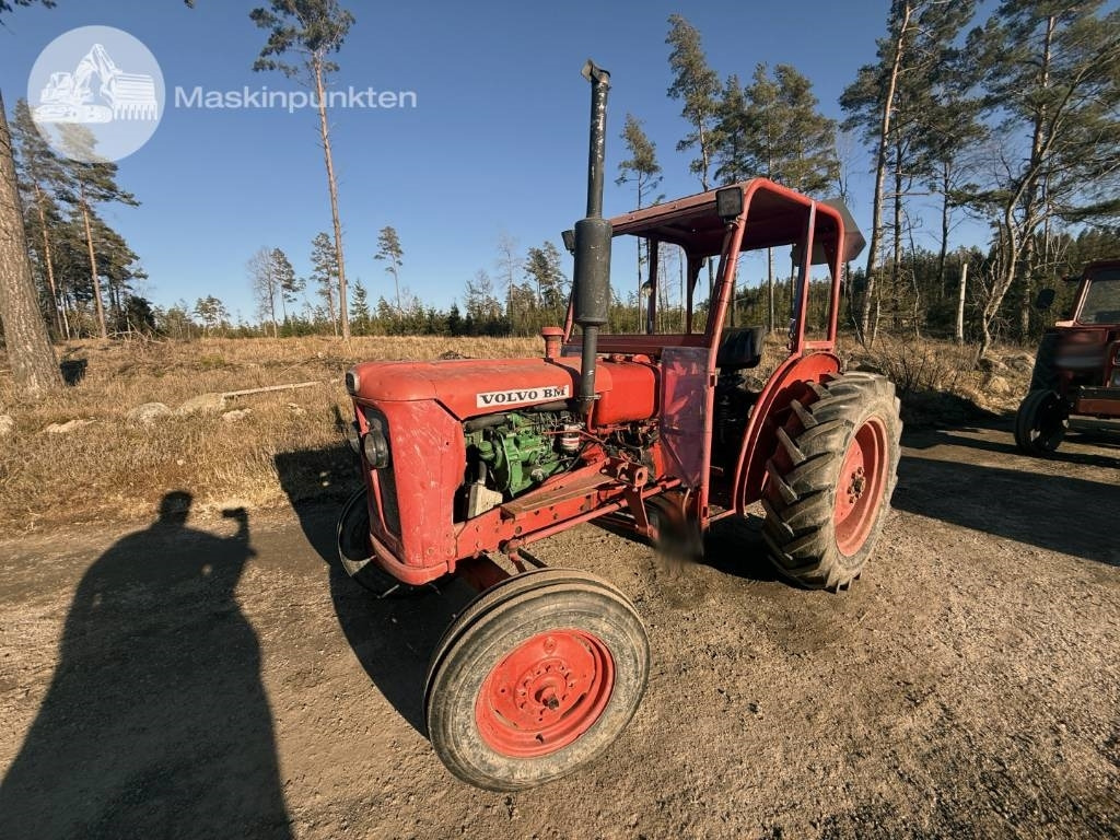 Volvo BM 320 - Трактор: снимка 1 Volvo BM 320 - Трактор: снимка 1