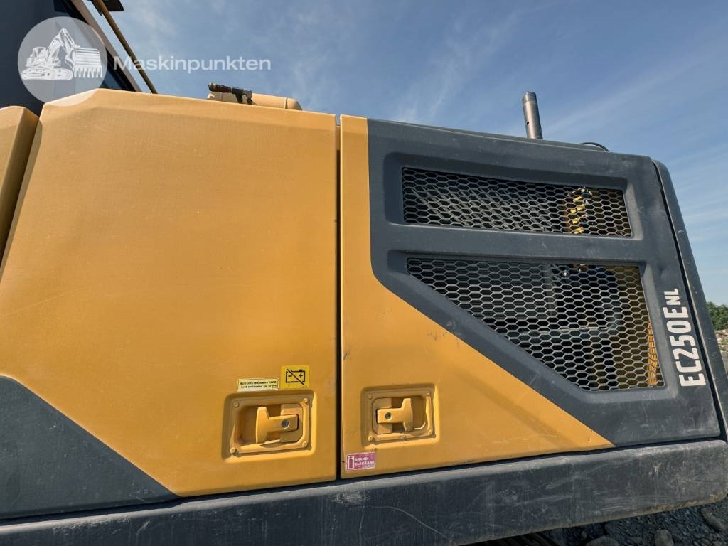 Верижен багер Volvo EC 250 E N L: снимка 28