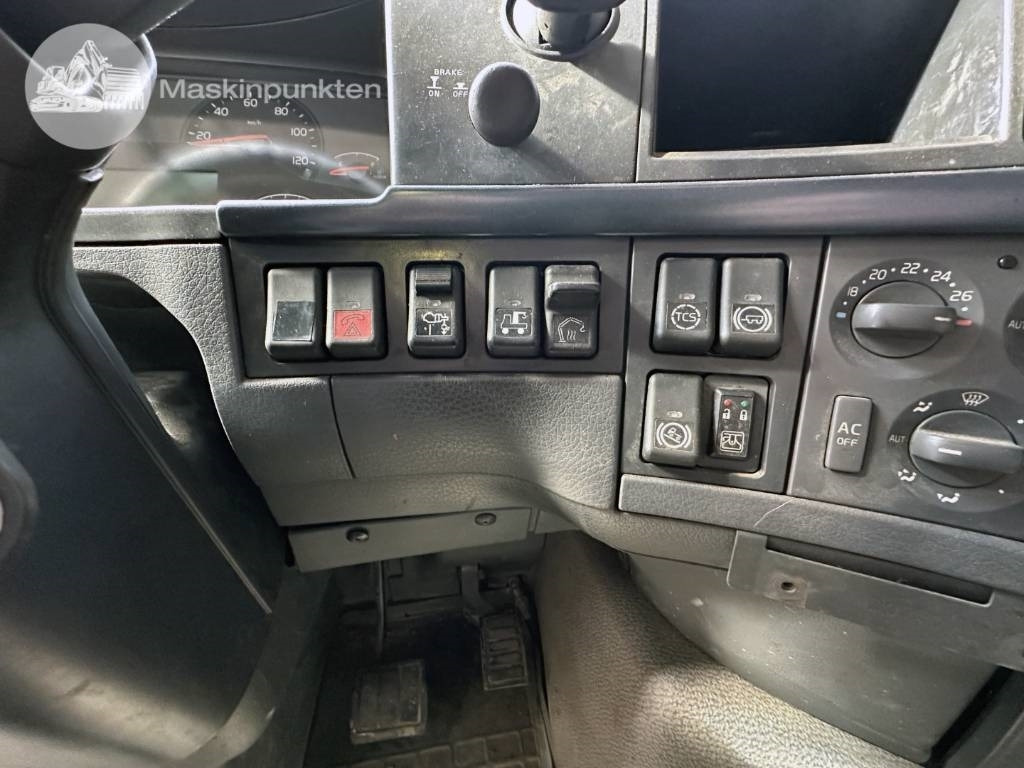 Камион за дърва Volvo FH 12 540: снимка 24