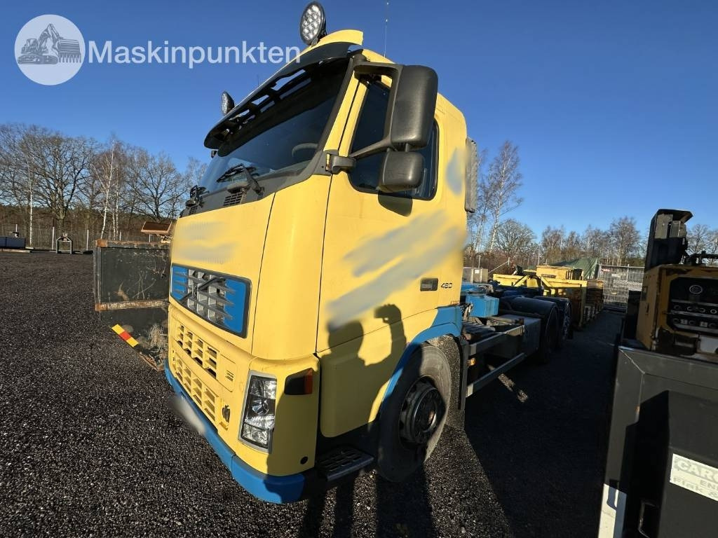 Volvo FH 12 - Мултилифт с кука камион: снимка 1 Volvo FH 12 - Мултилифт с кука камион: снимка 1