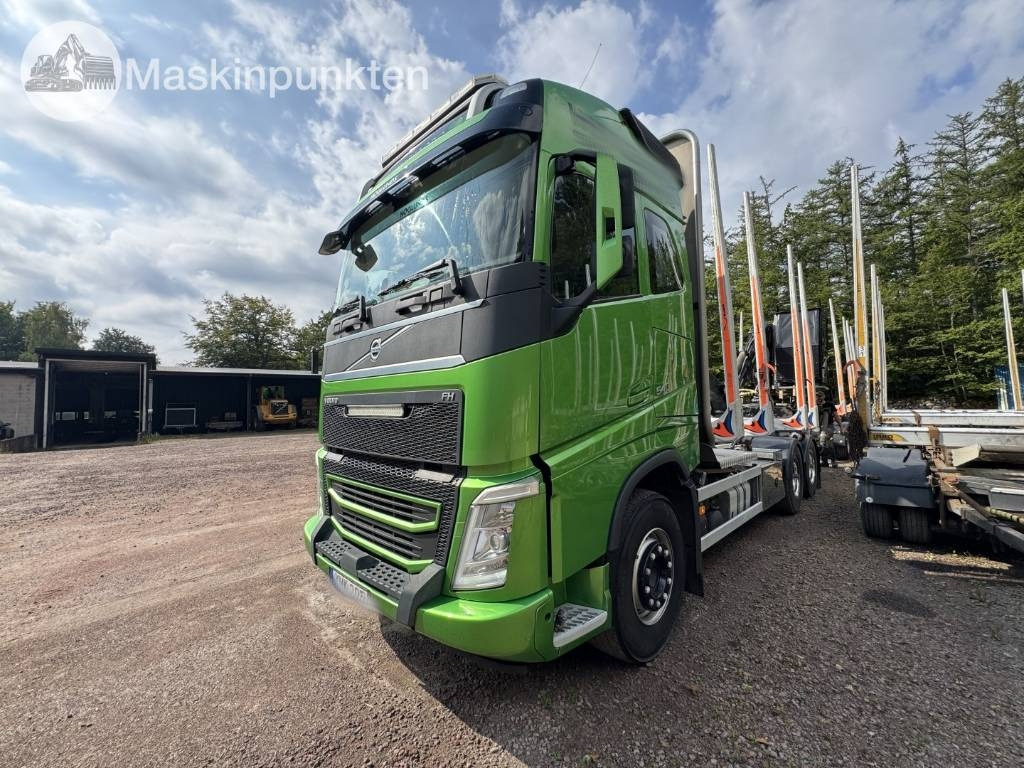 Volvo FH 16 550 - Камион за дърва: снимка 1 Volvo FH 16 550 - Камион за дърва: снимка 1