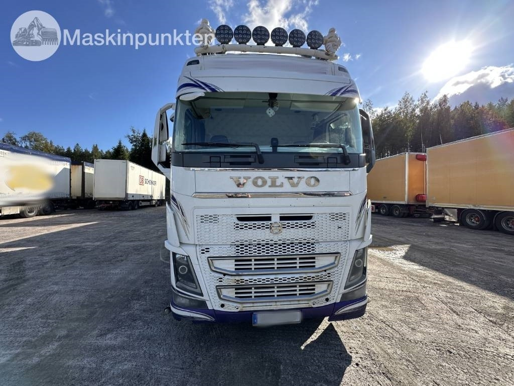 Volvo FH 16 750 - Камион фургон: снимка 3 Volvo FH 16 750 - Камион фургон: снимка 3