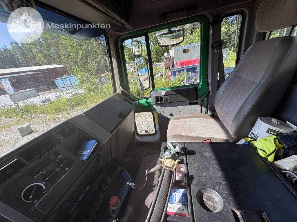 Камион с кран Volvo FL 614: снимка 35