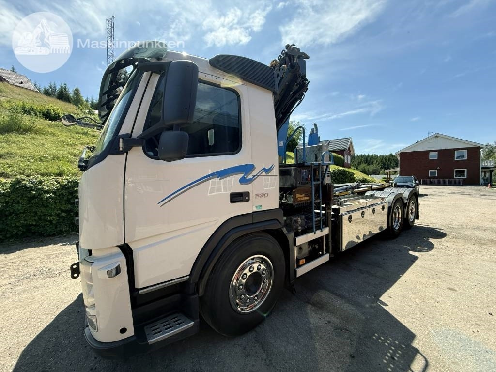 Volvo FM 330 - Камион с кран: снимка 1 Volvo FM 330 - Камион с кран: снимка 1