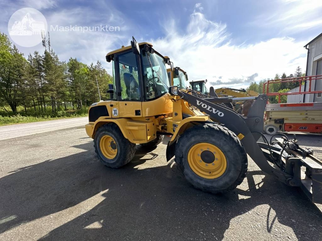 Volvo L 35 G - Колесен товарач: снимка 1 Volvo L 35 G - Колесен товарач: снимка 1