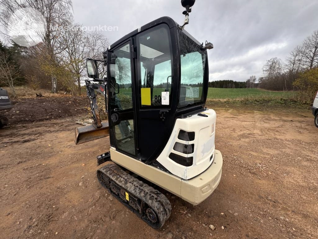 Yanmar TC 22 - Мини багер: снимка 3 Yanmar TC 22 - Мини багер: снимка 3