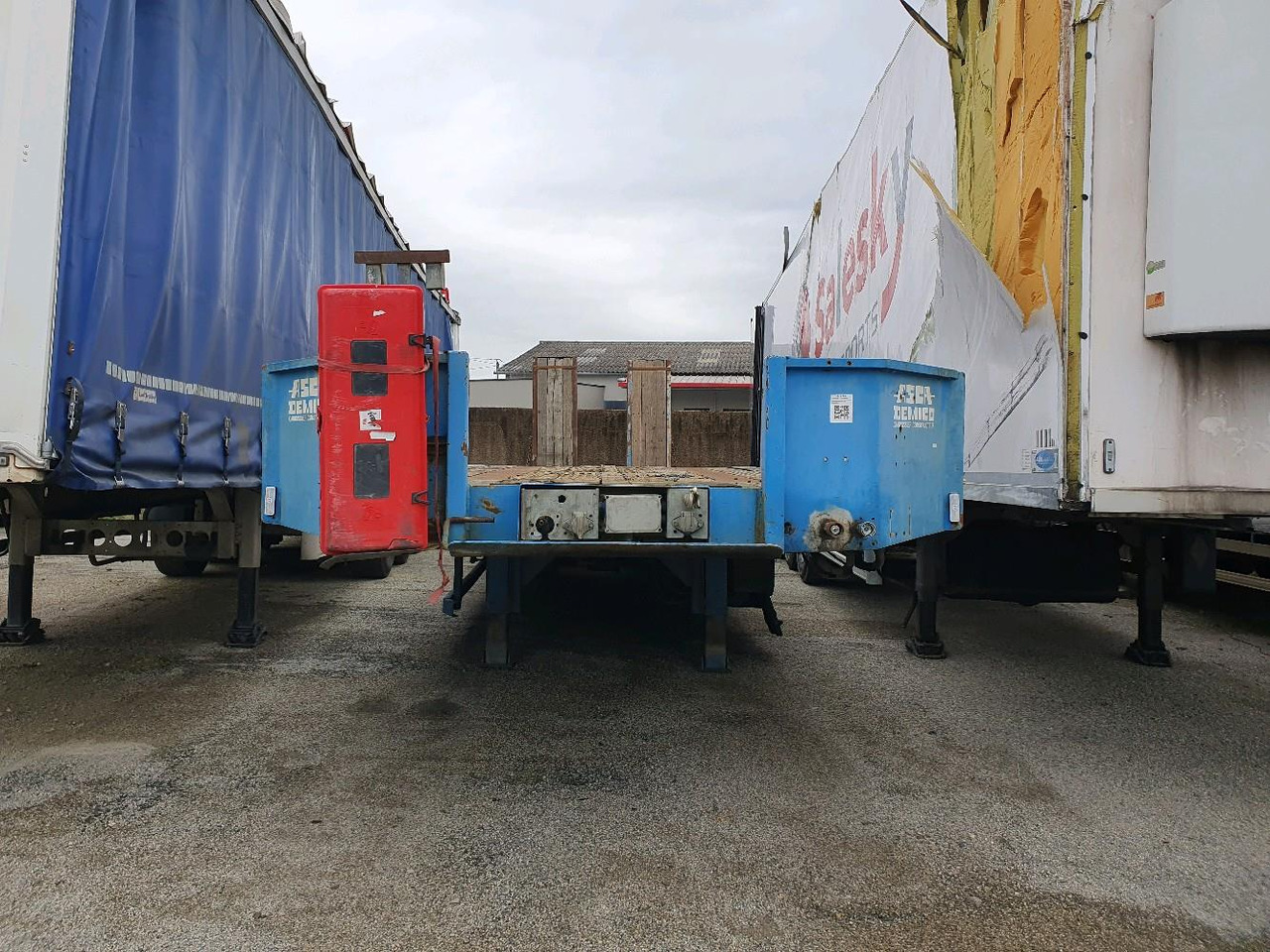 DIVERS PORTE ENGINS ASCA - Нискорамна площадка полуремарке: снимка 2 DIVERS PORTE ENGINS ASCA - Нискорамна площадка полуремарке: снимка 2