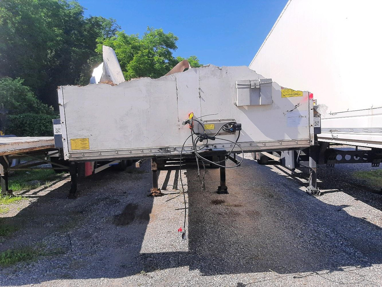 FRUEHAUF 3 ESSIEUX R580 - Бордово полуремарке/ Платформа: снимка 2 FRUEHAUF 3 ESSIEUX R580 - Бордово полуремарке/ Платформа: снимка 2