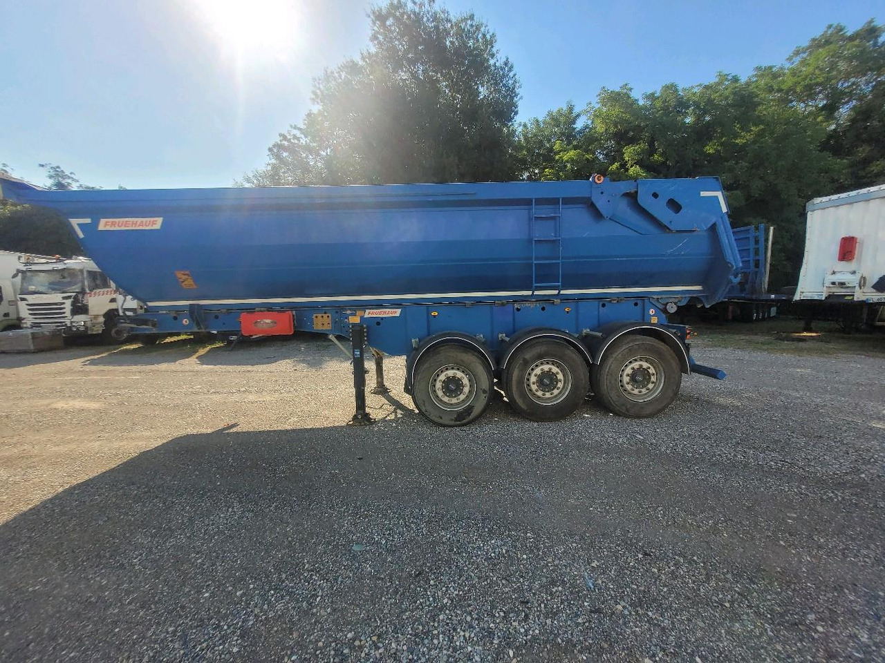 Самосвал полуремарке FRUEHAUF BENNE TP FST4FC: снимка 8