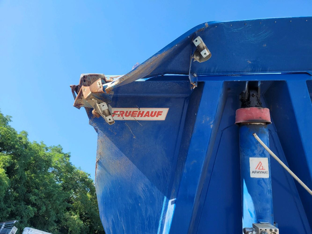 Самосвал полуремарке FRUEHAUF BENNE TP FST4FC: снимка 10