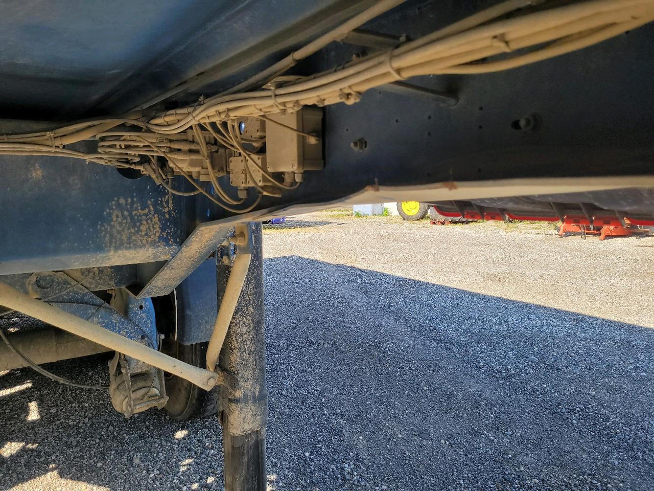 Самосвал полуремарке FRUEHAUF BENNE TP FST4FC: снимка 12