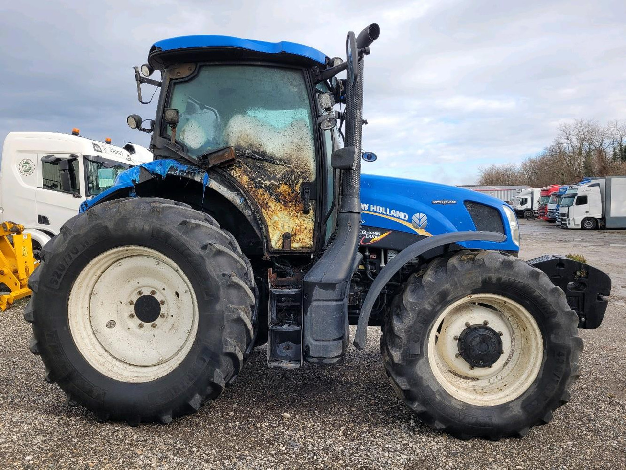 NEW HOLLAND T6.175 - Трактор: снимка 3 NEW HOLLAND T6.175 - Трактор: снимка 3