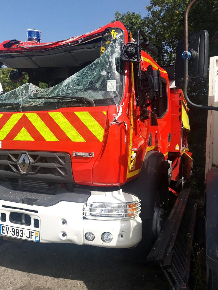 RENAULT D 4X4 TOUT-TERRAIN INCENDIE - Пожарна кола: снимка 1 RENAULT D 4X4 TOUT-TERRAIN INCENDIE - Пожарна кола: снимка 1