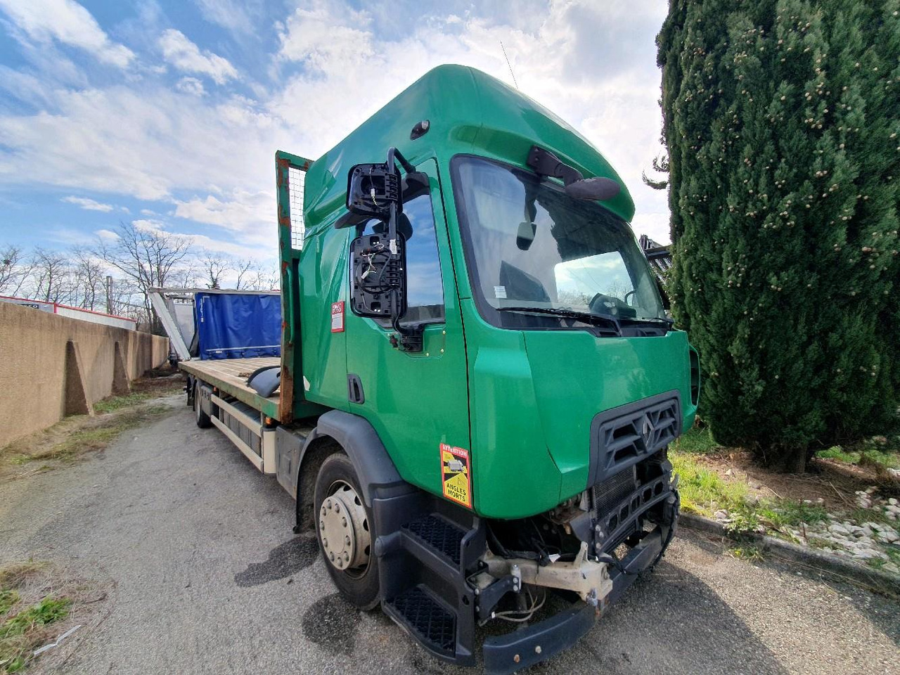 RENAULT D WIDE PLATEAU - Бордови камион: снимка 1 RENAULT D WIDE PLATEAU - Бордови камион: снимка 1