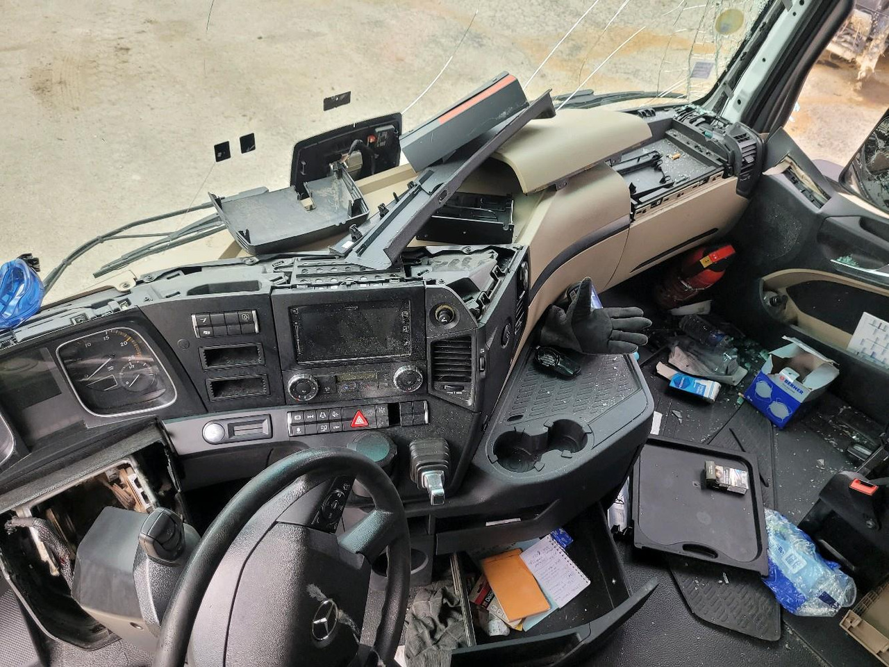 Влекач MERCEDES ACTROS 1845: снимка 11