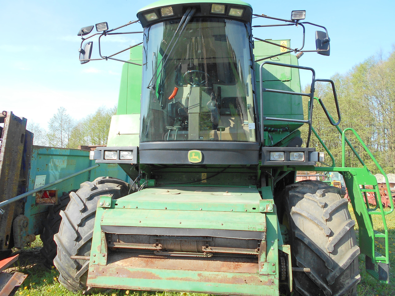 John Deere 1550 - Зърнокомбайн: снимка 1 John Deere 1550 - Зърнокомбайн: снимка 1