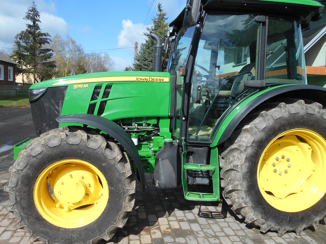 John Deere 5115M - Трактор: снимка 1 John Deere 5115M - Трактор: снимка 1