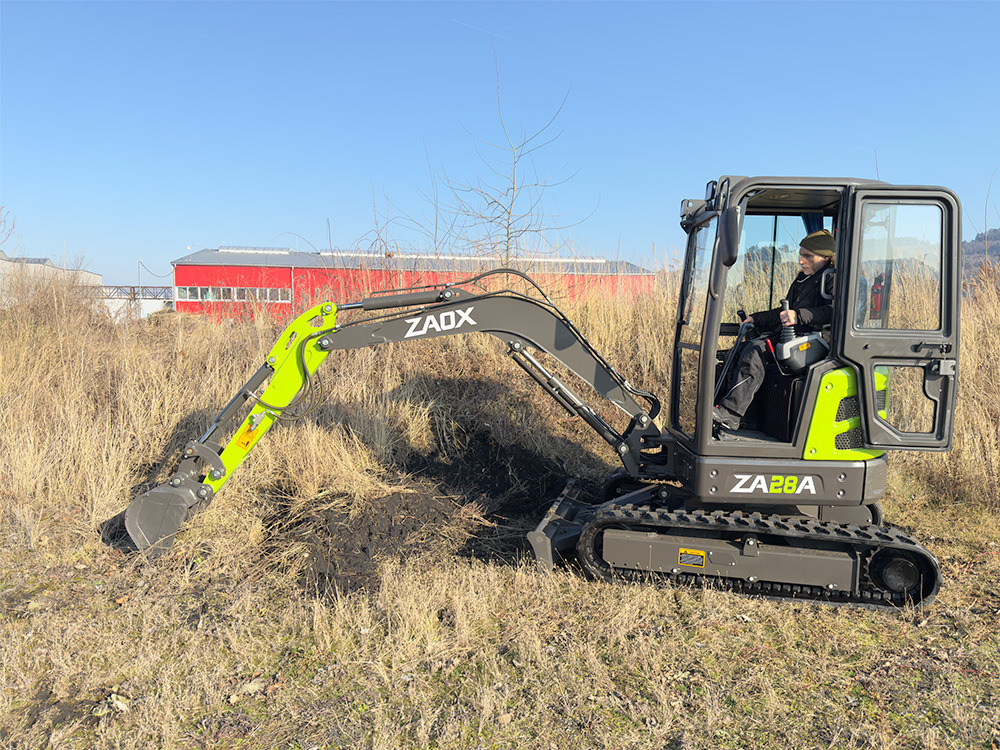 ZAOX ZA28A - Мини багер: снимка 3 ZAOX ZA28A - Мини багер: снимка 3