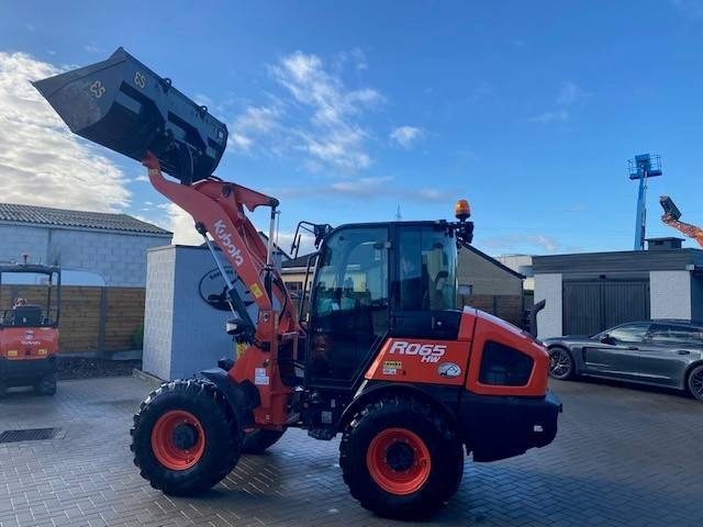 Kubota R 065 - Колесен товарач: снимка 1 Kubota R 065 - Колесен товарач: снимка 1