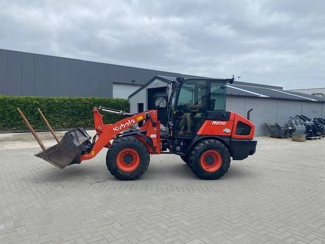 Kubota R 070 - Колесен товарач: снимка 2 Kubota R 070 - Колесен товарач: снимка 2