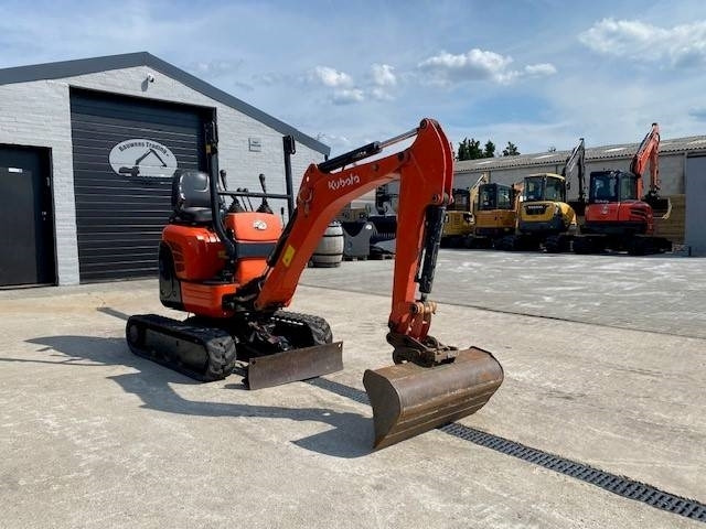 Kubota U 10 - Мини багер: снимка 3 Kubota U 10 - Мини багер: снимка 3