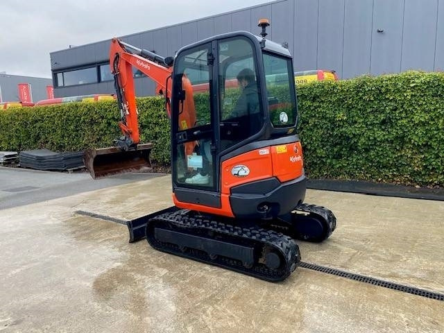 Kubota U 27-4 - Мини багер: снимка 1 Kubota U 27-4 - Мини багер: снимка 1