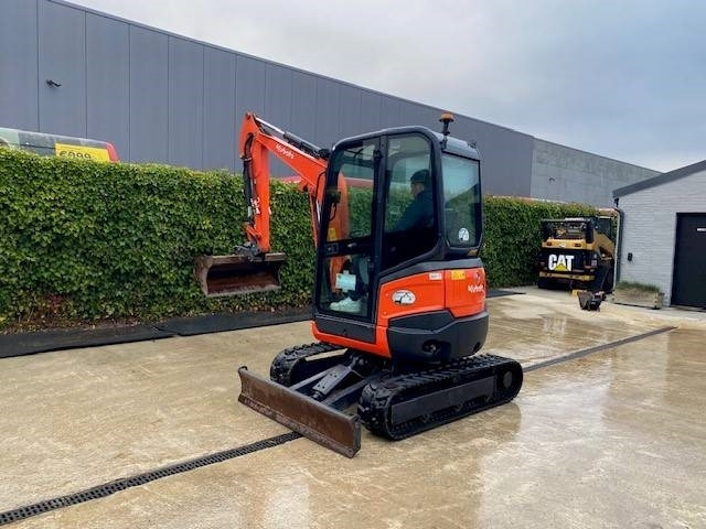 Kubota U 27-4 - Мини багер: снимка 3 Kubota U 27-4 - Мини багер: снимка 3