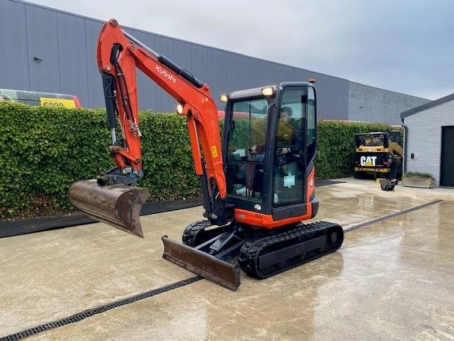 Kubota U 27-4 - Мини багер: снимка 2 Kubota U 27-4 - Мини багер: снимка 2