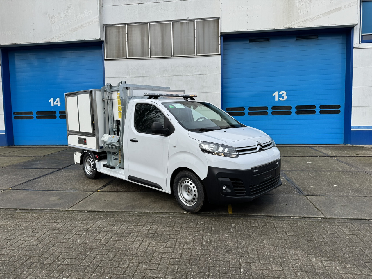 Citroen E-Jumpy veegvuil zijbelader seitenlader mullfahrzeug - Бус самосвал, Електрически бус: снимка 2 Citroen E-Jumpy veegvuil zijbelader seitenlader mullfahrzeug - Бус самосвал, Електрически бус: снимка 2